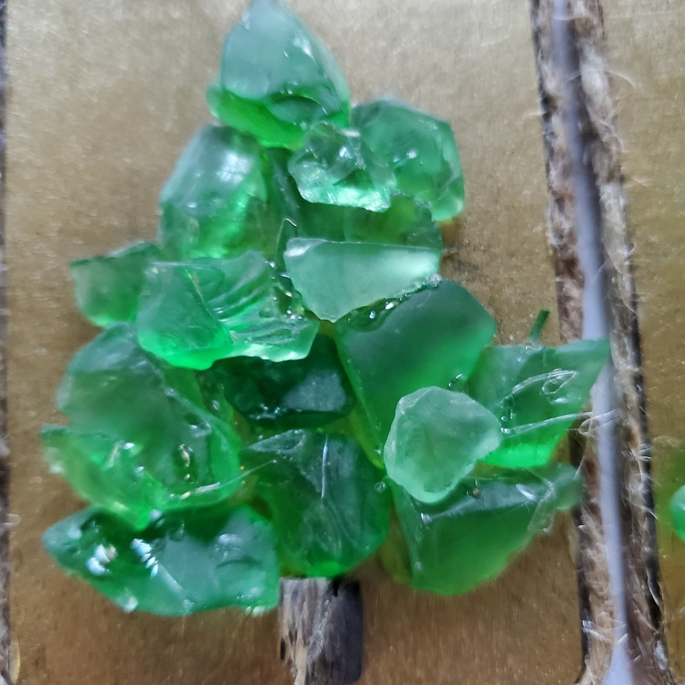 Green Glass Tree on Gold Painted Wood Holiday Hang Tag Set of 3, 3.5"H X 2.5"W - Picture 4 of 9